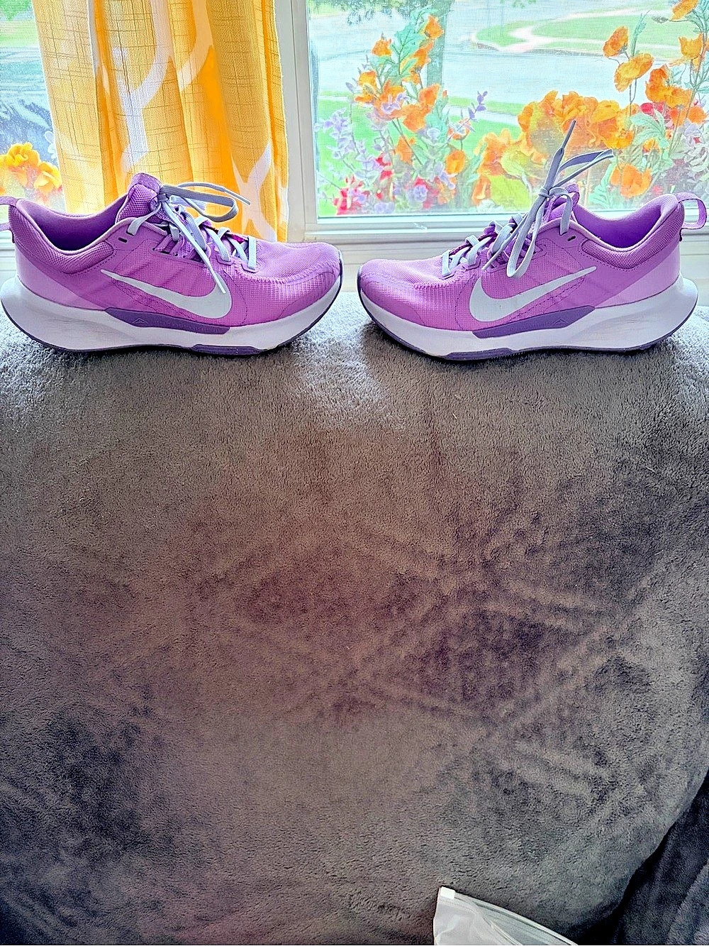 Nike Winflo 10 Athletic Shoes Purple & White US 7